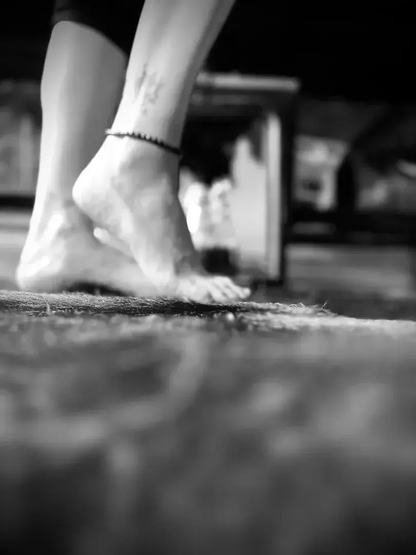 Leak & nude 2 — O_pied_de_la_lettre
