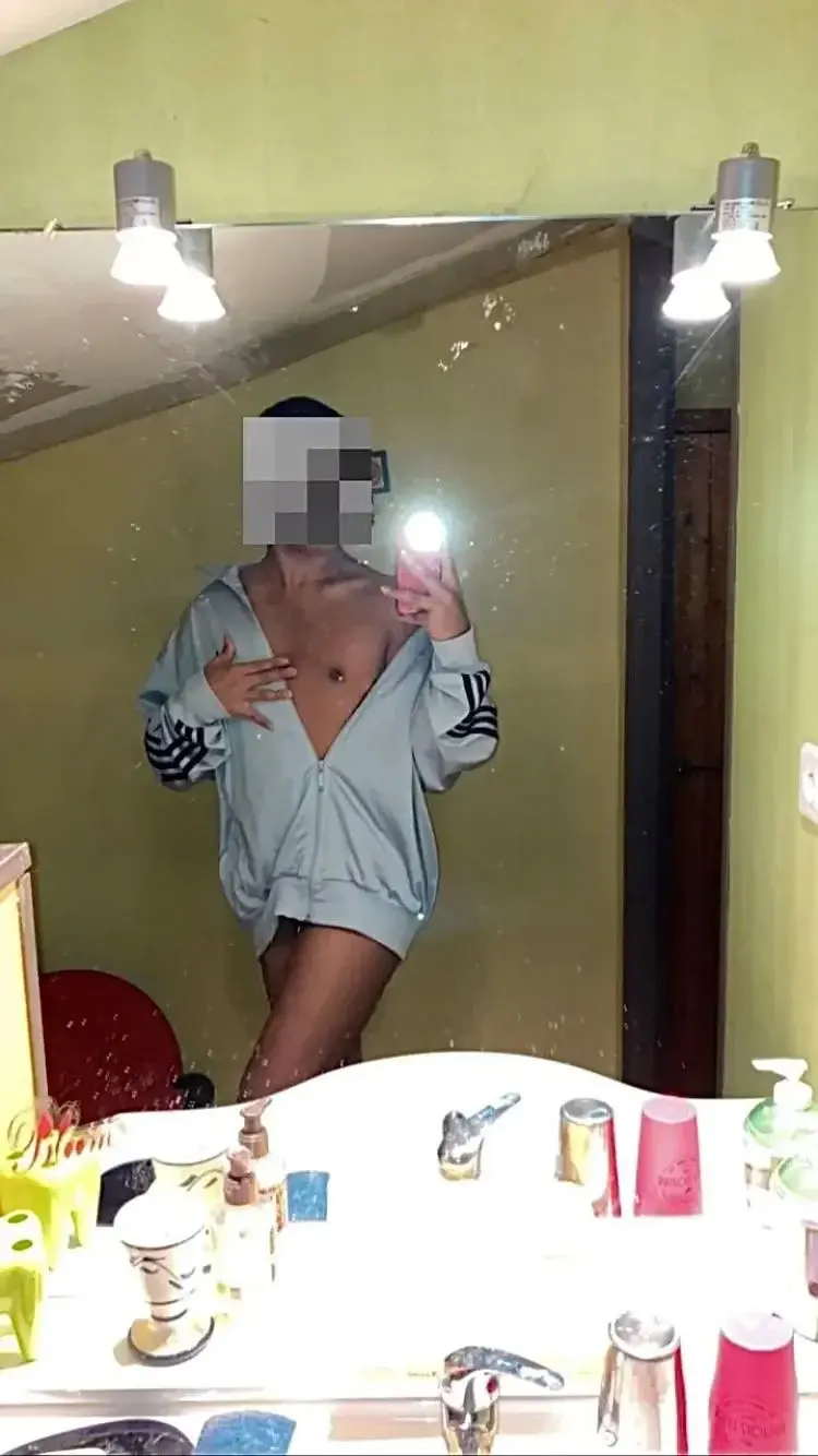 Leak & nude 2 — Ptitgayparisien