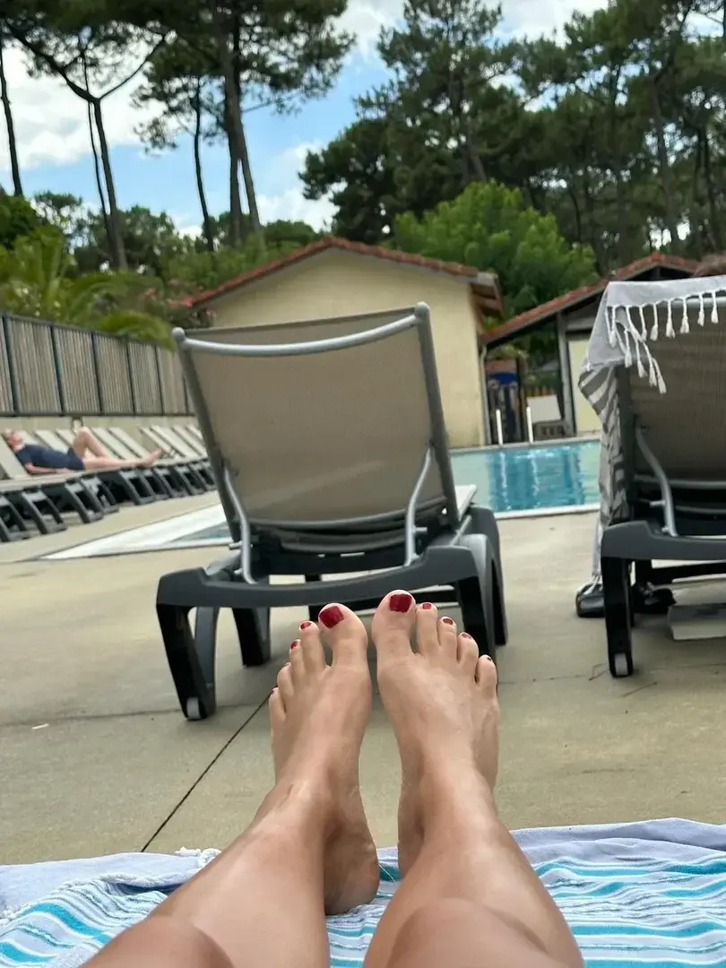 Leak & nude 4 — Pieds-sexy74