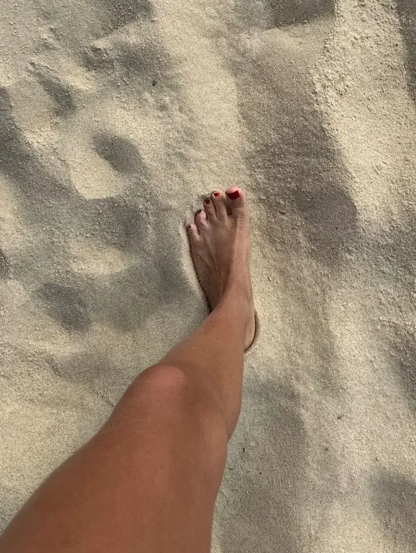Leak & nude 5 — Pieds-sexy74