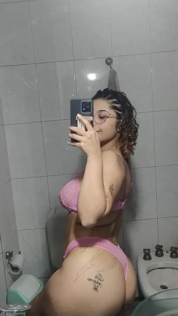 Leak public de Rosaasld — « description de la photo » (nude) sur MYM