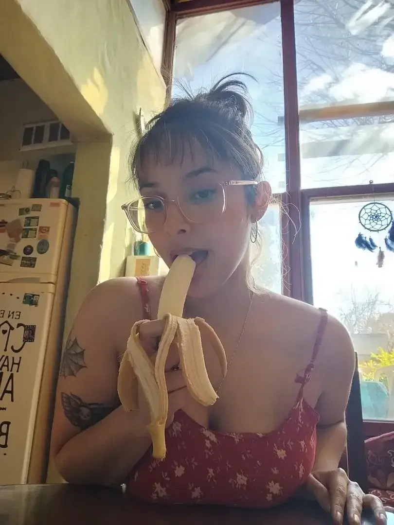 Leak public de Rosaasld — « description de la photo » (nude) sur MYM