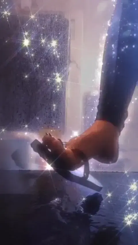 Je suis gentille... Je t'offre un petit aperçu 💦🔥ma générosité me perdra...