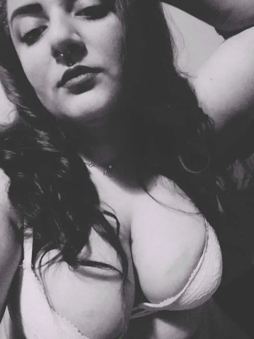 Pour vos beaux yeux. Vénérez moi.  #boobs #sexy #frenchgirl #frenchy #nudes