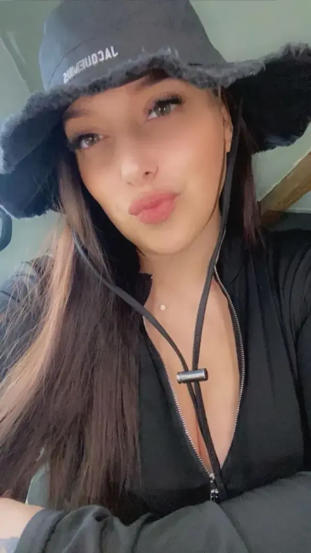Leak & nude 1 — Amarelle_monniez