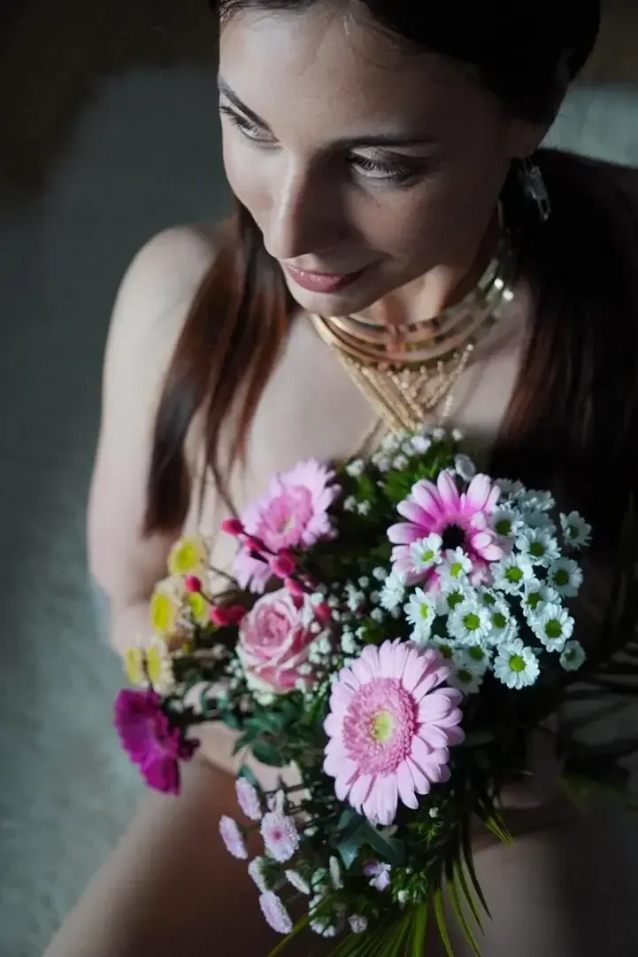 Blumen sind die Sprache der Liebe 😘Welche Farbe bevorzugst Du?🌹 Schreib es mir gerne!