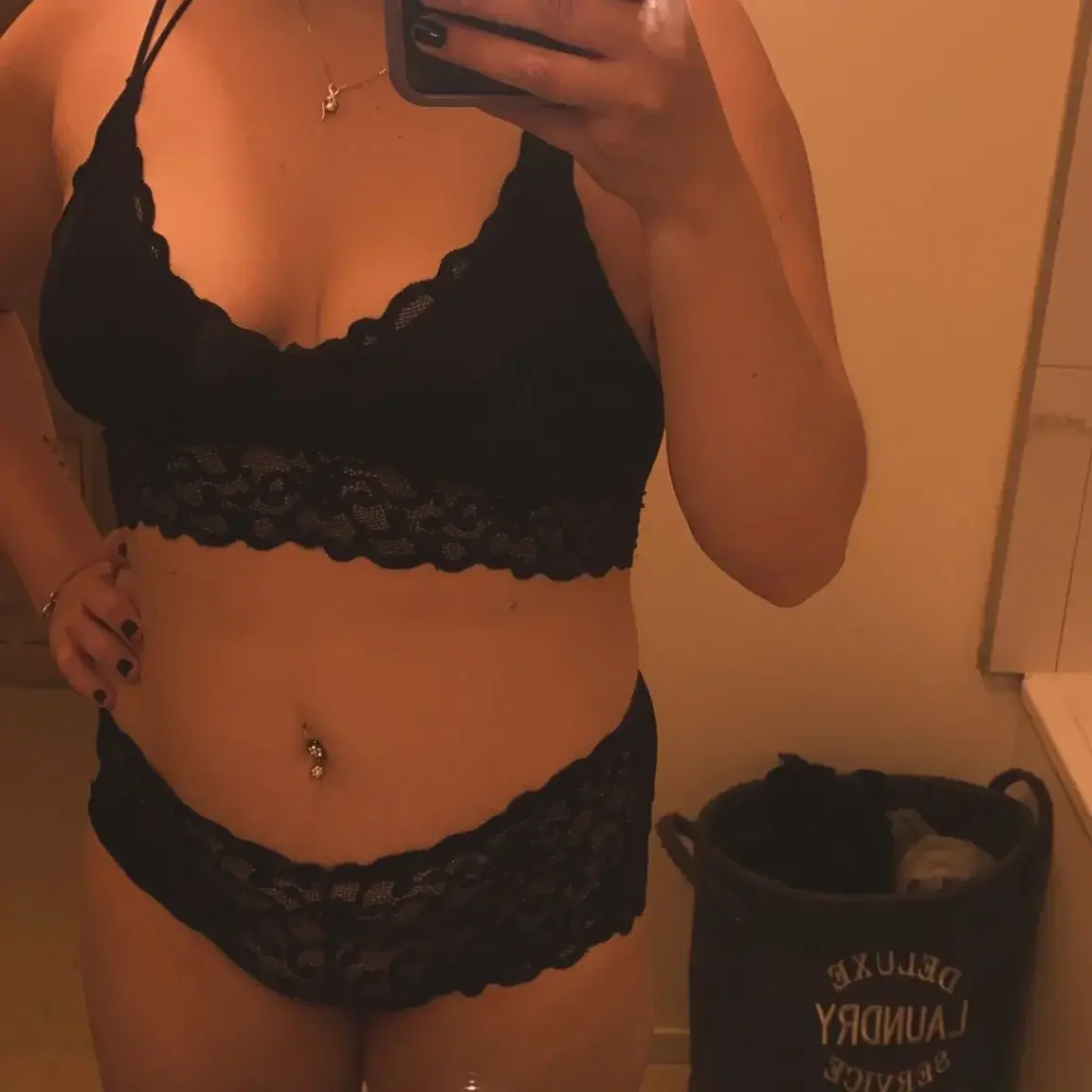 Leak & nude MYM — sweetanna74 : « Coucou 🥰J’ai envie de te gâter aujourd’hui, donc je t’offre 50% de réduction sur TOUS mes médias 😱Code PLAISIR50. Et il est valable tout le week-end 🥰N’hésite pas à l’utiliser pour te faire du bien 😈❤️🔥 » (MYM)