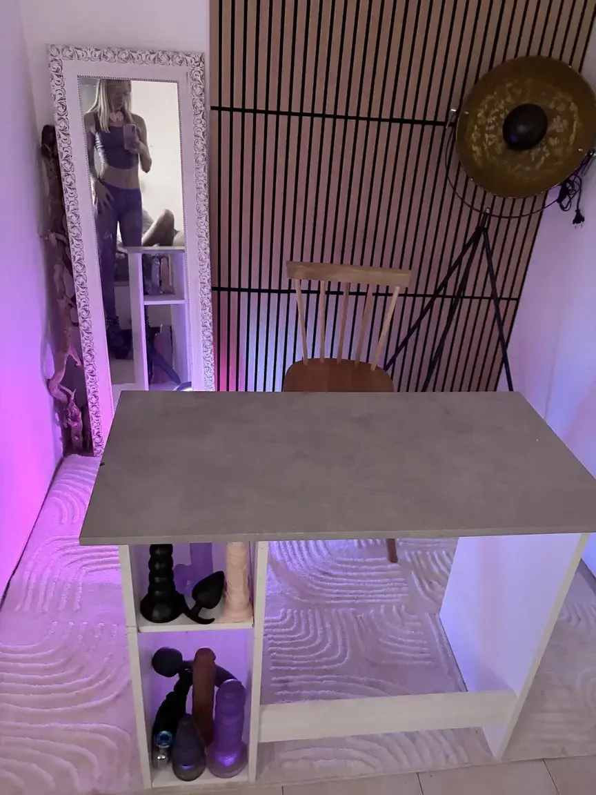 Leak & nude 6 — Hardnange