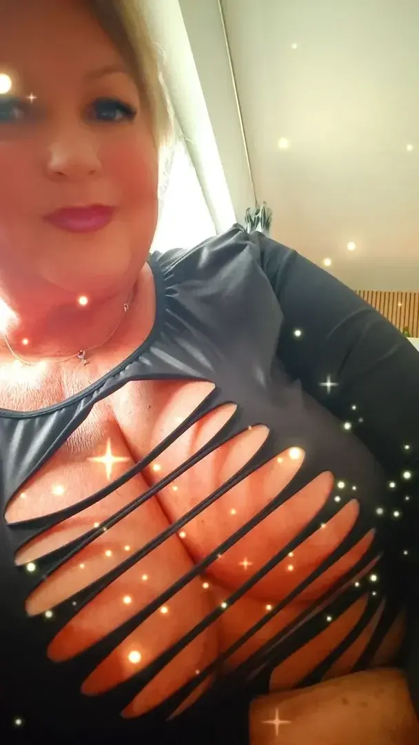 Leak & nude MYM — Biscaline_63 : « De retour pour toi💋 » (MYM)