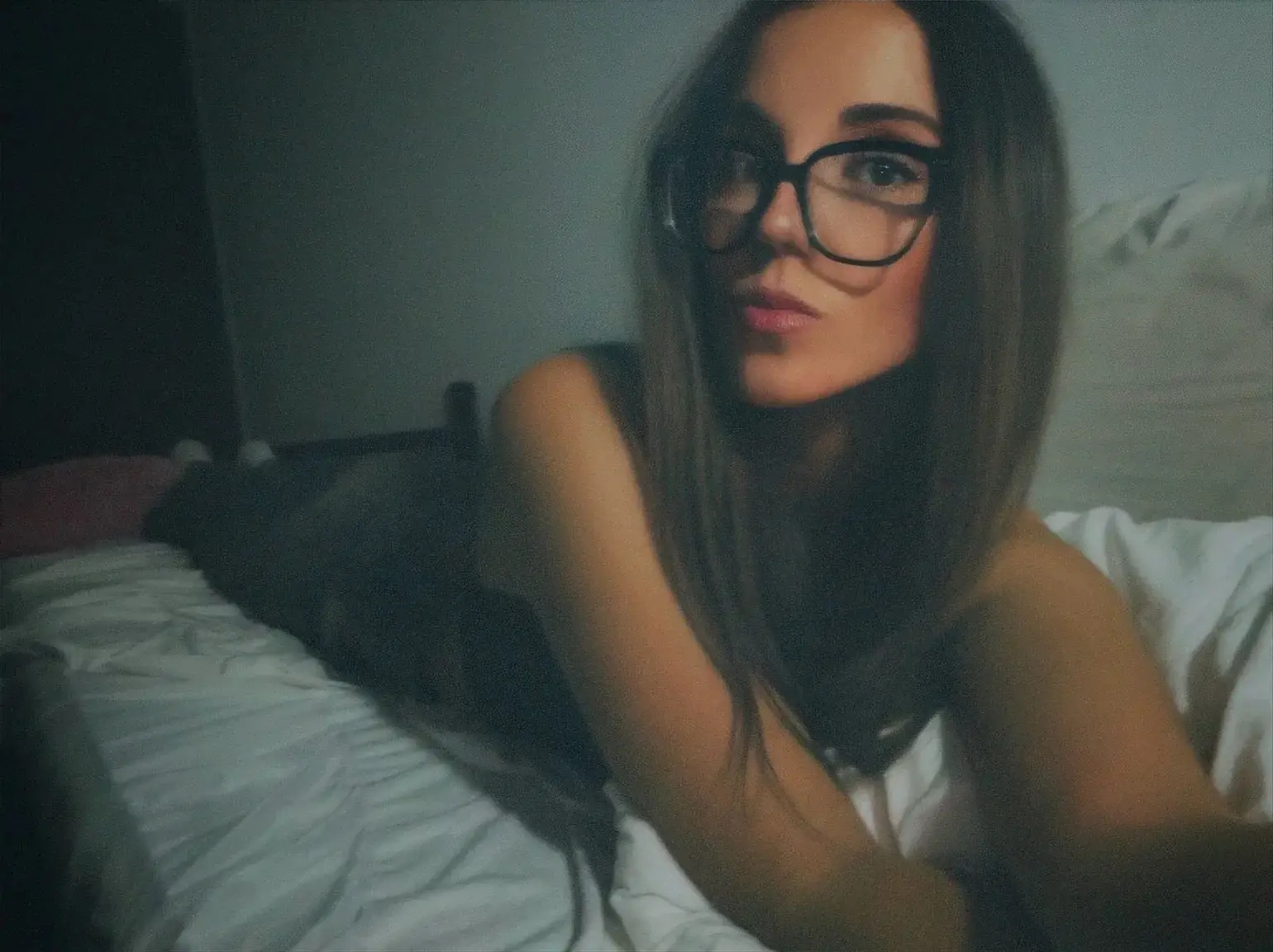 Mood du jour : rester au lit et provoquer un peu 😏