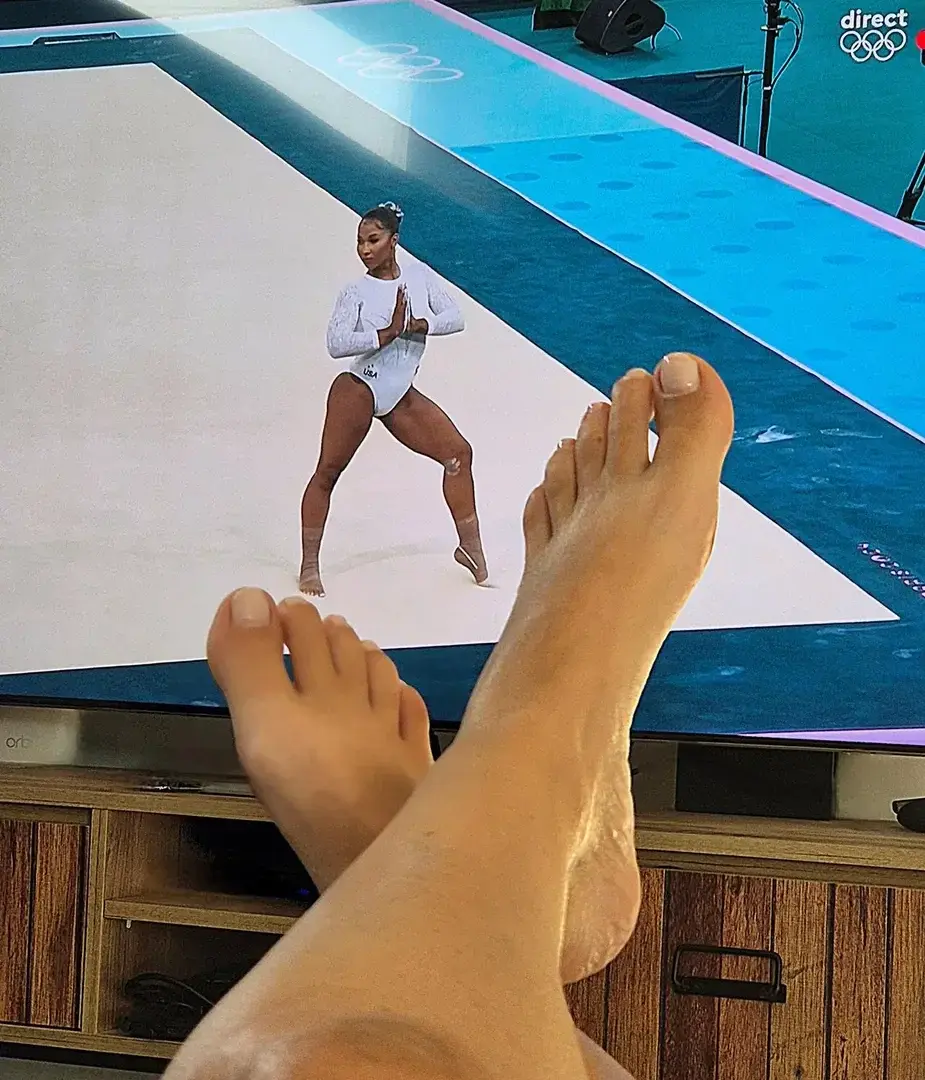Leak & nude 8 — Etsionparlaitpieds