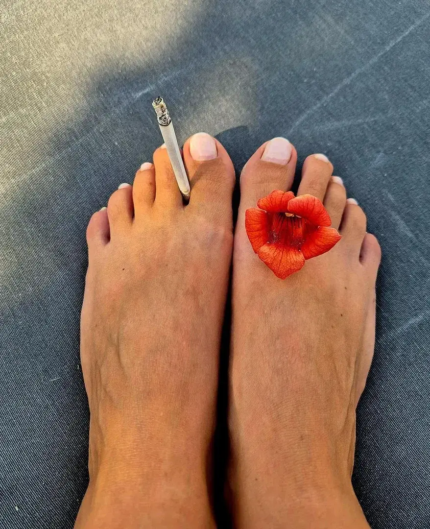 Leak & nude 10 — Etsionparlaitpieds