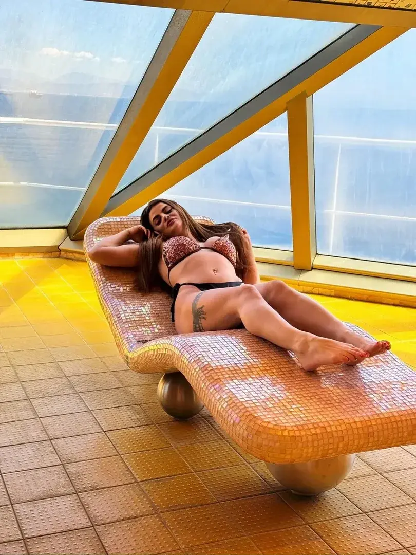 Adrianajustforyou — média 9 | French Modèles