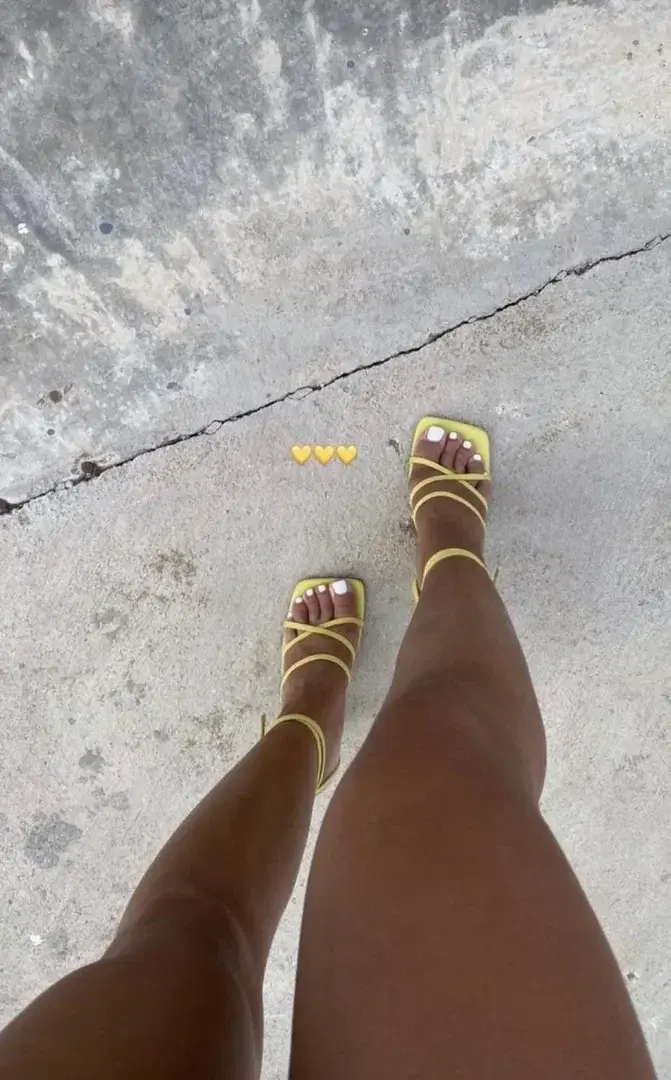 Le jaune + bronzage = 🤤