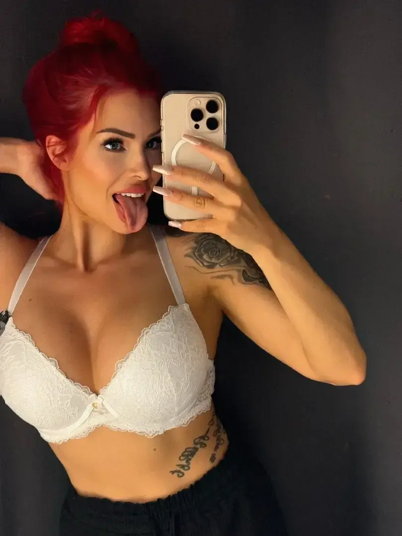 Ich habe mir heiße neue Unterwäsche gekauft. Möchtest du sie sehen? 🔥-I bought some hot new underwear. Want to see it? 🔥