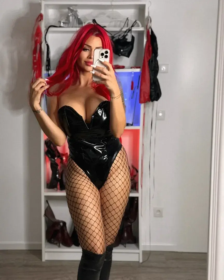 Wie findest du mein Outfit? 😈-What do you think of my outfit? 😈