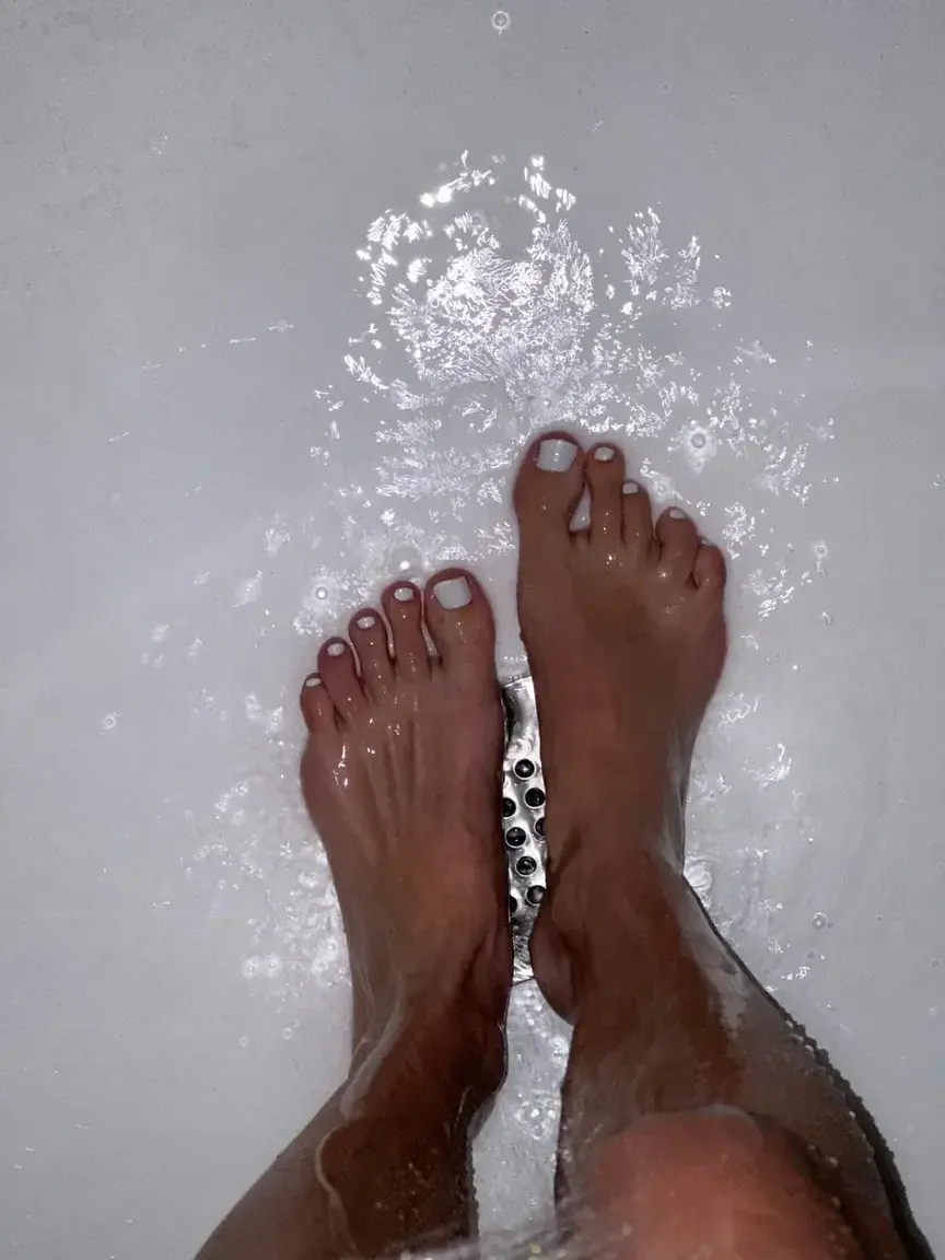 Leak & nude 5 — Feetiliciousss