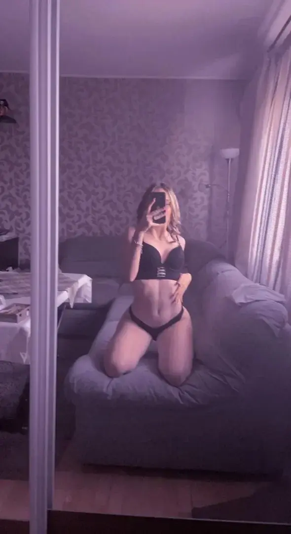 Leak & nude 2 — Emmahbt51