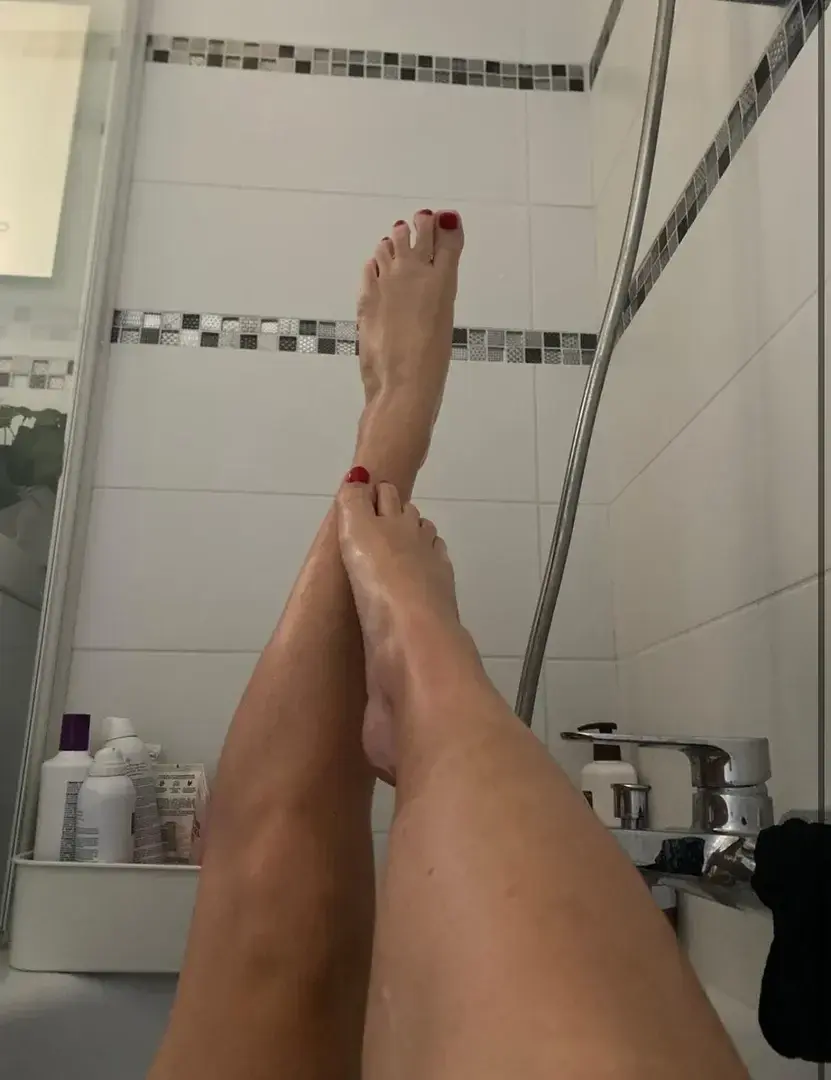 Leak & nude 5 — Feetyoubabe