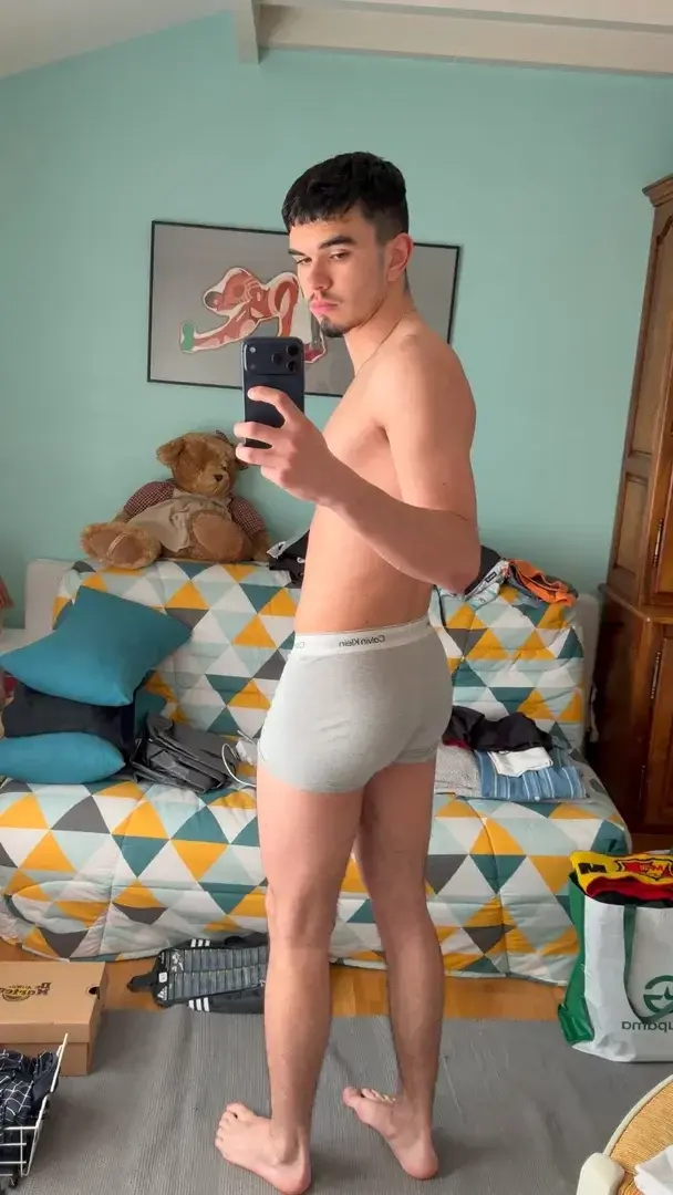 Devant ou derrière ? 😘 envoie moi un message pour la suite
