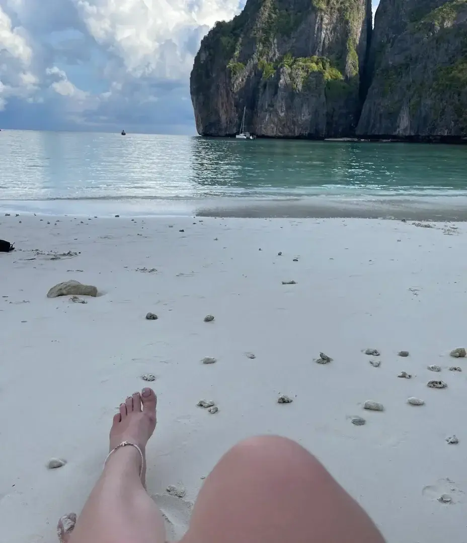 Leak & nude 1 — Emyemy_feet