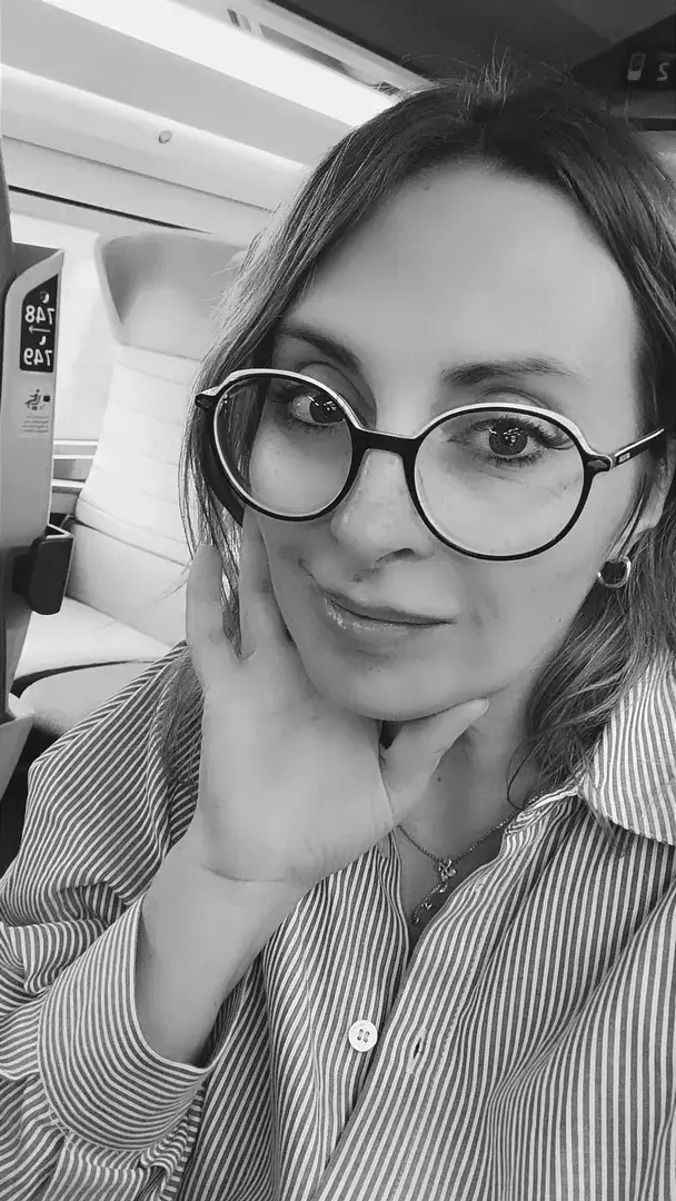 Leak & nude MYM — Jade_emeraud : « Tu me rejoins dans le train ? Voiture 7 place 751 🔥Mais quel train ? 😇 » (MYM)