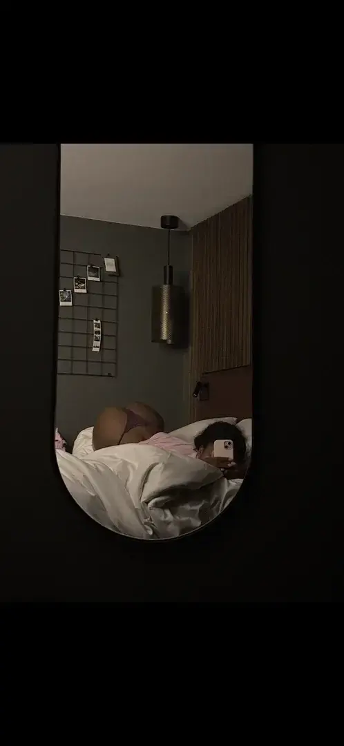 Leak public de Cleoblack — « Hey une surprise t’attends en privé viens voir ce que c’est 👀 » (nude) sur MYM