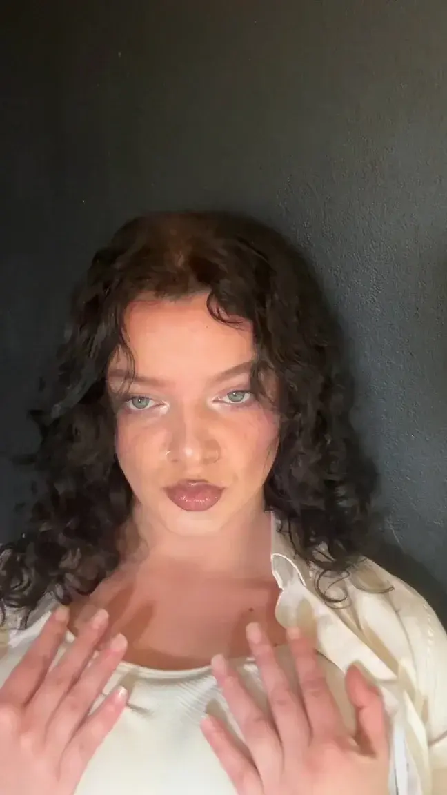 Leak & nude MYM — hotitalian : « Oui j’aime ça » (MYM)