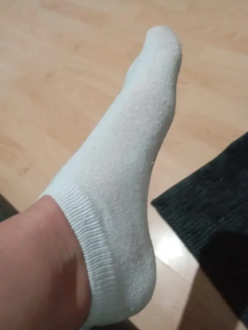 Chaussettes sales collants leggings... Odeurs soft a intenses...Passes commande chéri et dis moi ce que tu veux pour te faire plaisir... 💦🔞🫦#chaussettesales #odeurs #sales #souilles
