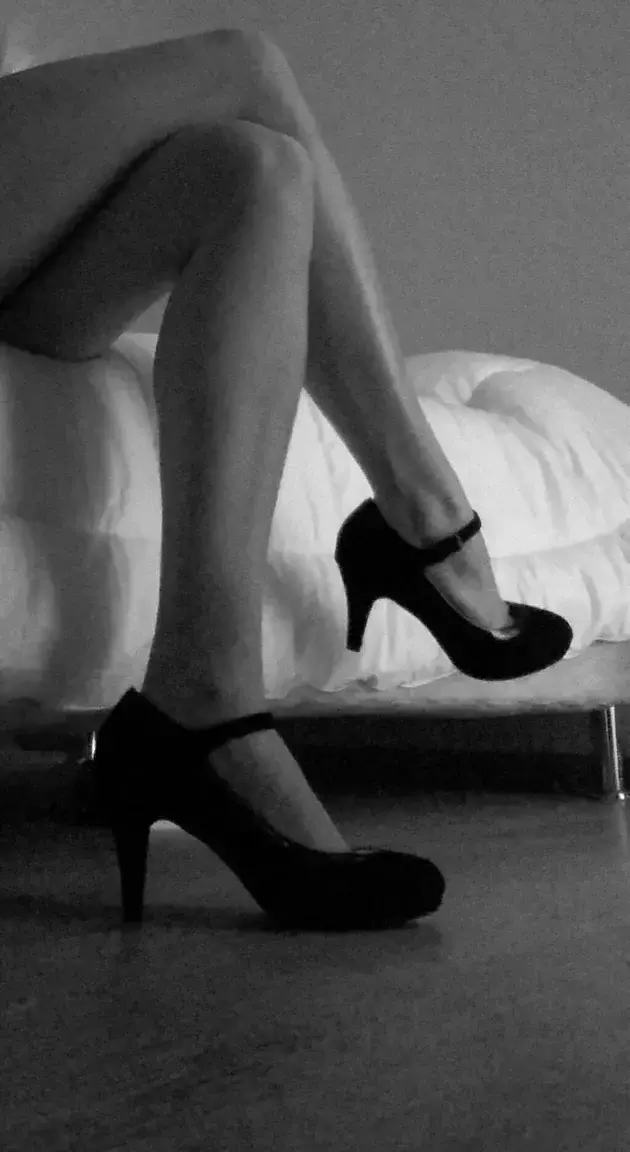 Leak & nude 4 — Petits_pieds___