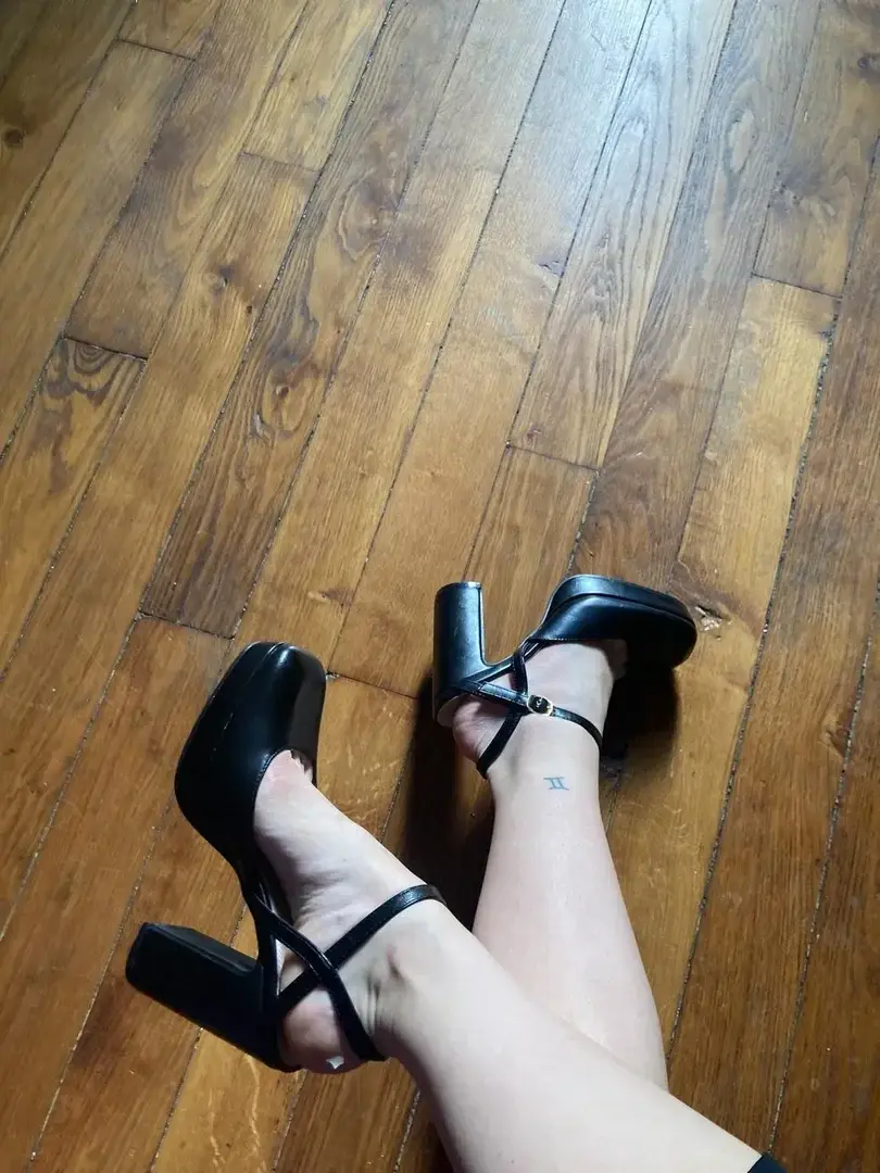 Chevilles fine et talons hauts