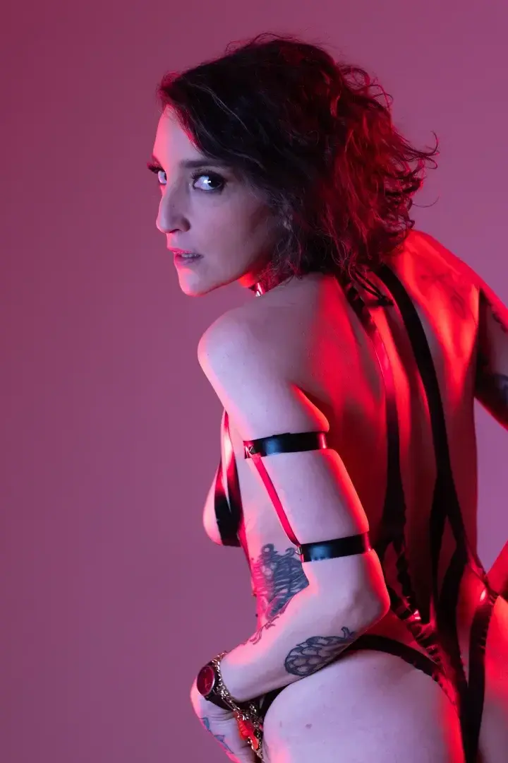 Je me demande à quoi tu penses en me regardant comme ça…😈