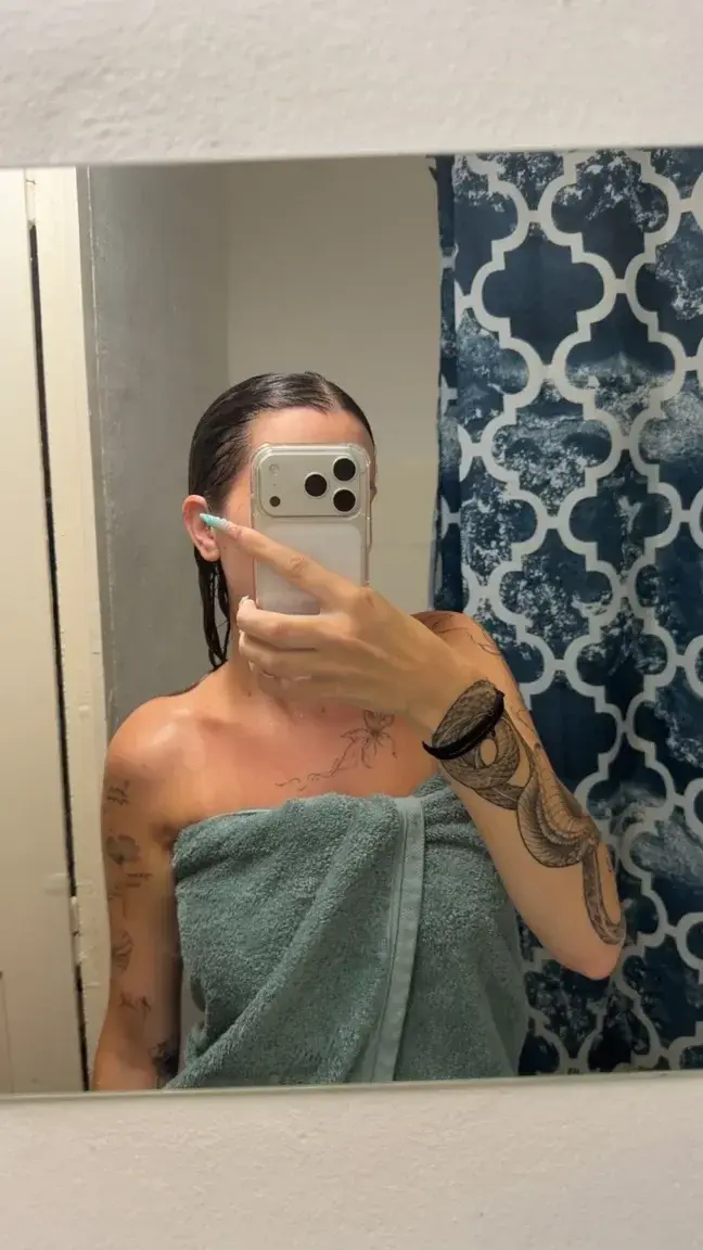 Leak & nude MYM — Kassdim : « Moment cocooning après une longue journée 🛁🤍 » (MYM)