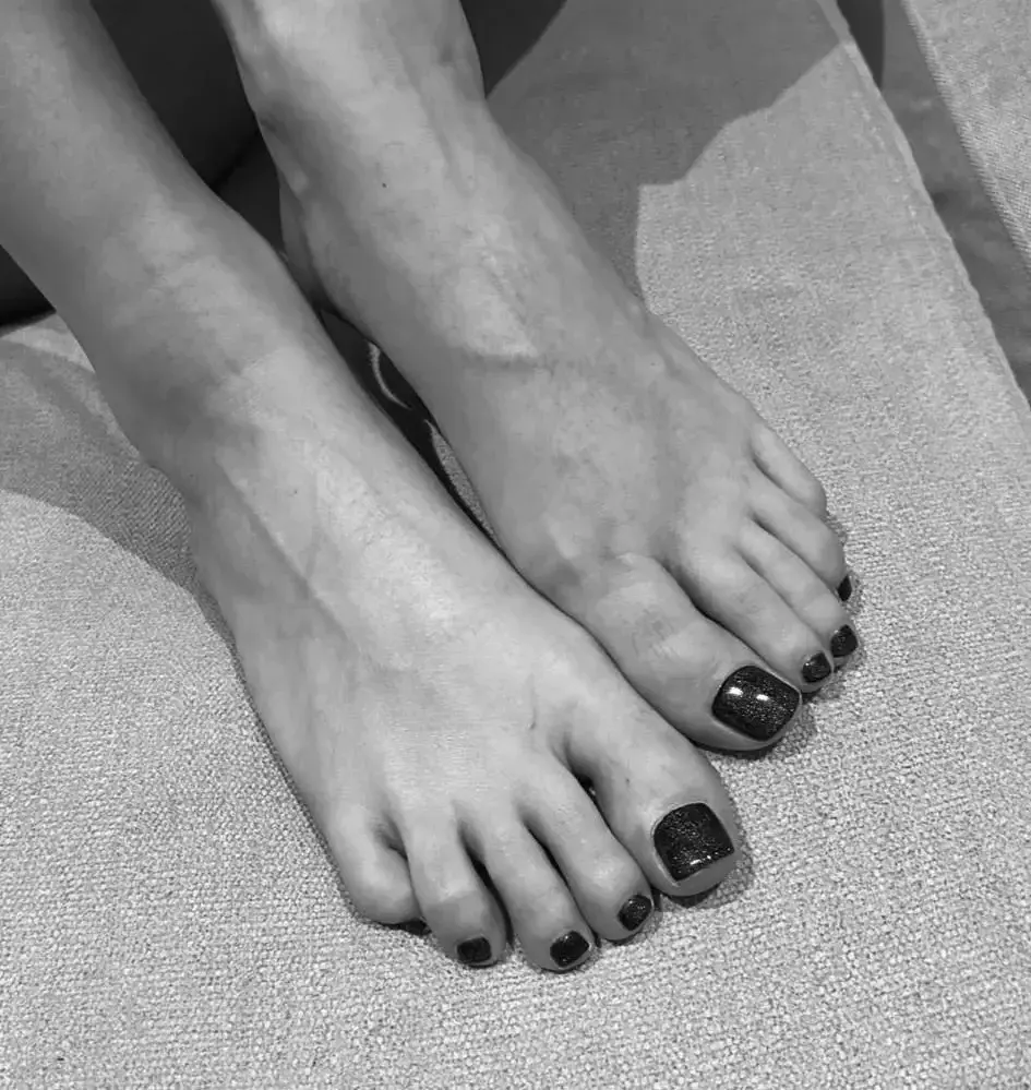 Leak & nude 2 — Piedvernis