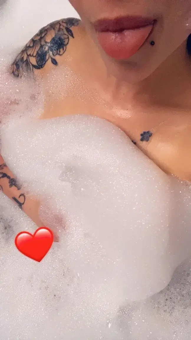 Je suis bien là dans ma bain hummmm