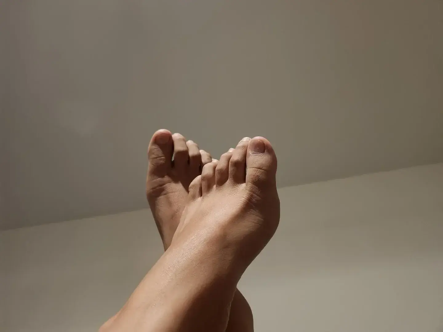 Leak & nude 1 — Charmes_du_pied