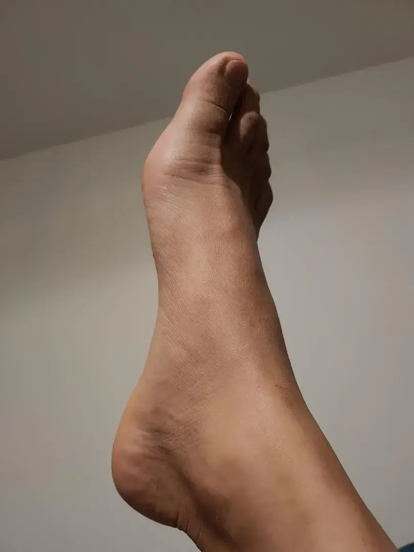 Leak & nude 2 — Charmes_du_pied