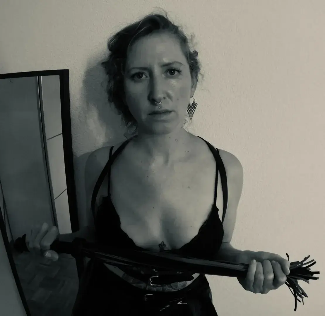 Who need some discipline?Online session available (video or texting)Come into my DM's to know more about