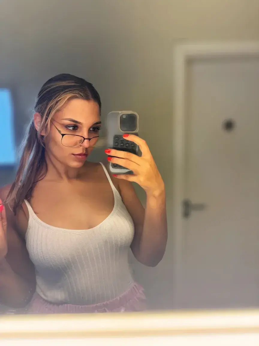 Sexy Lehrerin oder Schulmädchen was ist die lieber? 😈