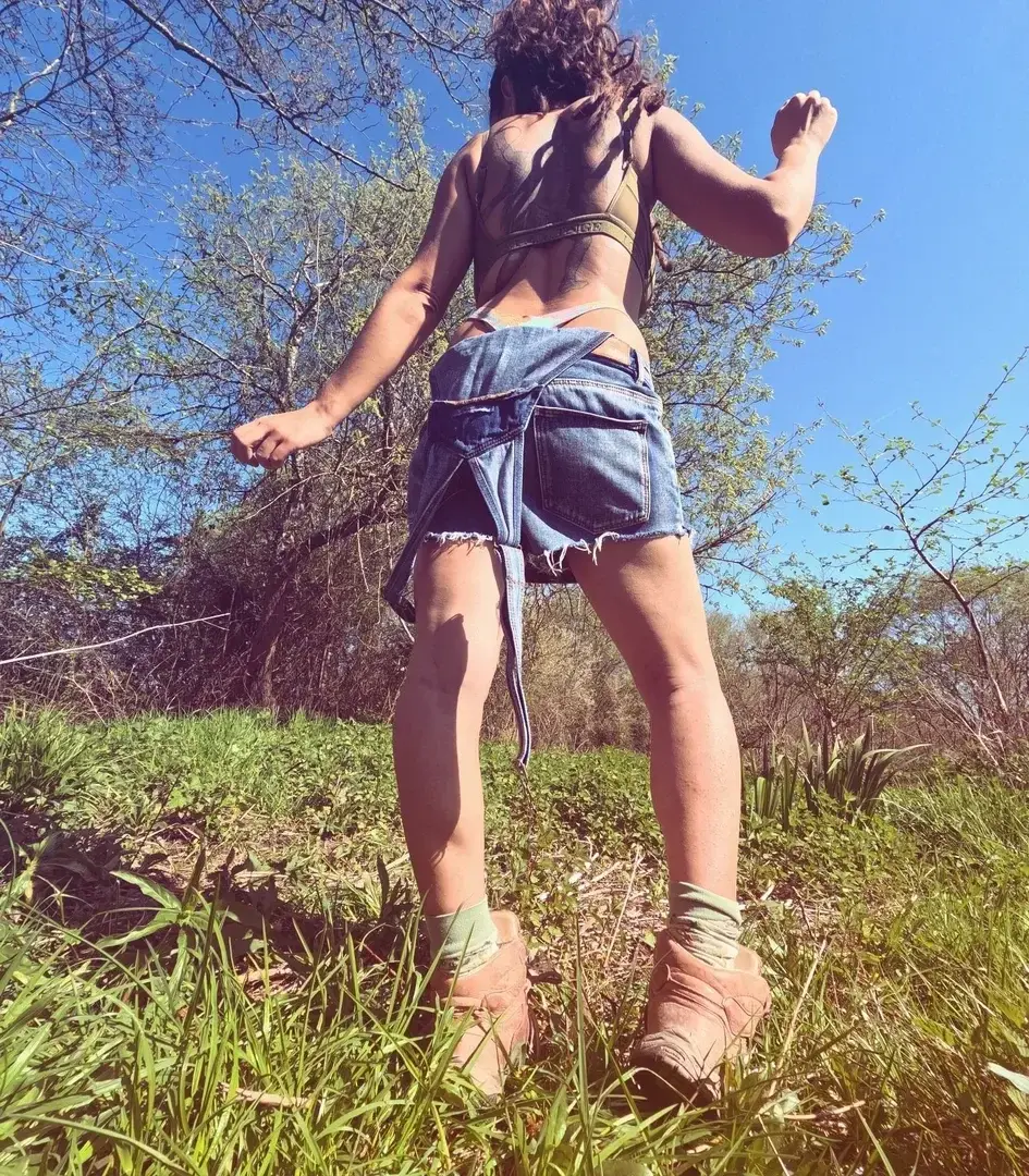 Un moment volé à la campagne… c’est souvent ceux-là les plus coquins 🌾😉