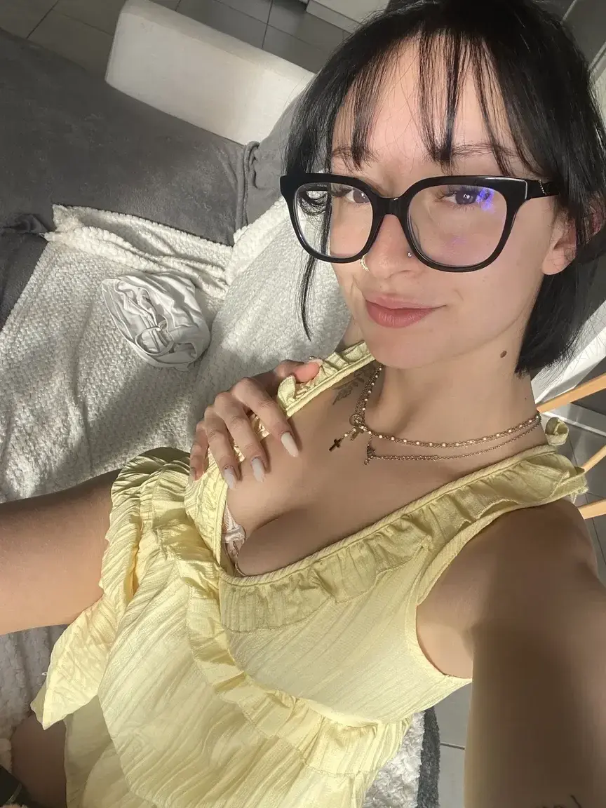 Leak & nude MYM — Lola_cvln : « ABONNEMENT GRATUIT 🌸 » (MYM)