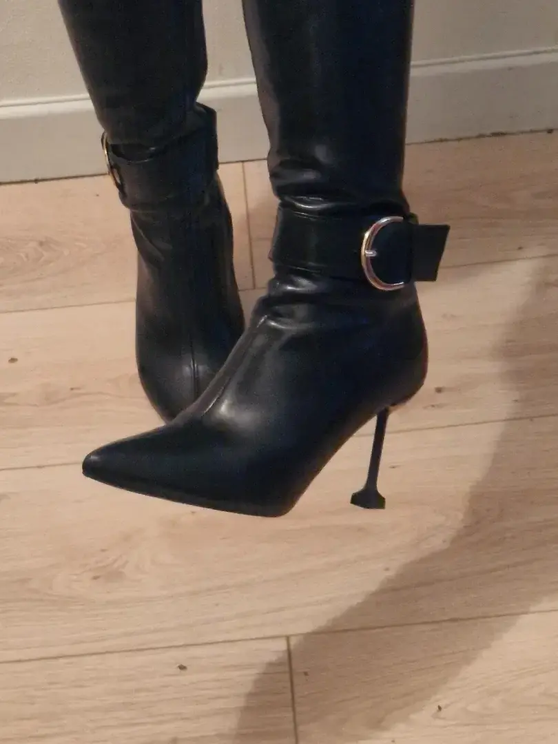 Leak & nude 2 — Mistressfeety