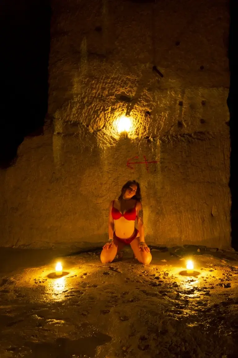 Leak & nude MYM — Nyxita : « Quelque part sous terre🕯️☠️ » (MYM)