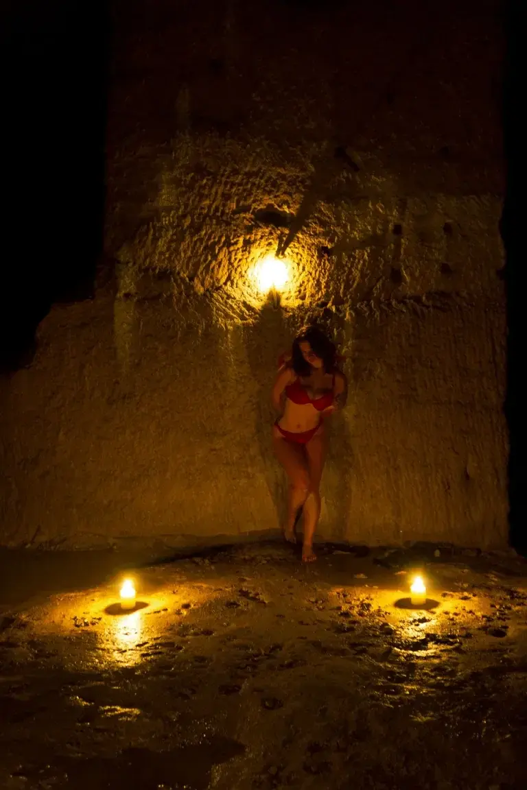 Leak & nude MYM — Nyxita : « Quelque part sous terre 🕯️☠️ » (MYM)