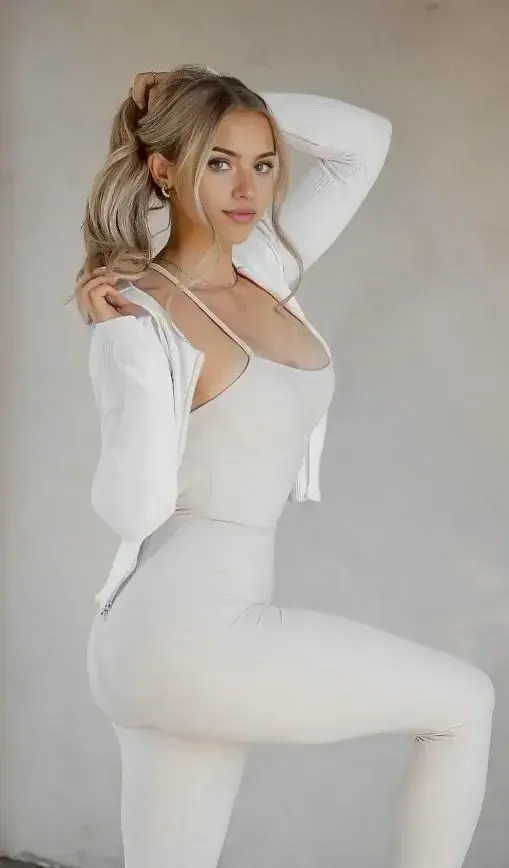 Leak & nude 4 — Sunnylips3