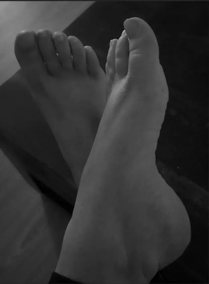 Leak & nude 2 — Piedsdusud31