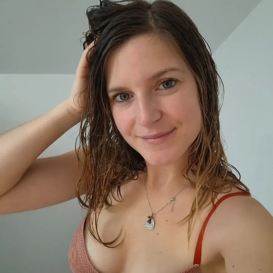 Bonjour a tous 😊, une bonne douche et c'est partie 🥰 bisous 😘