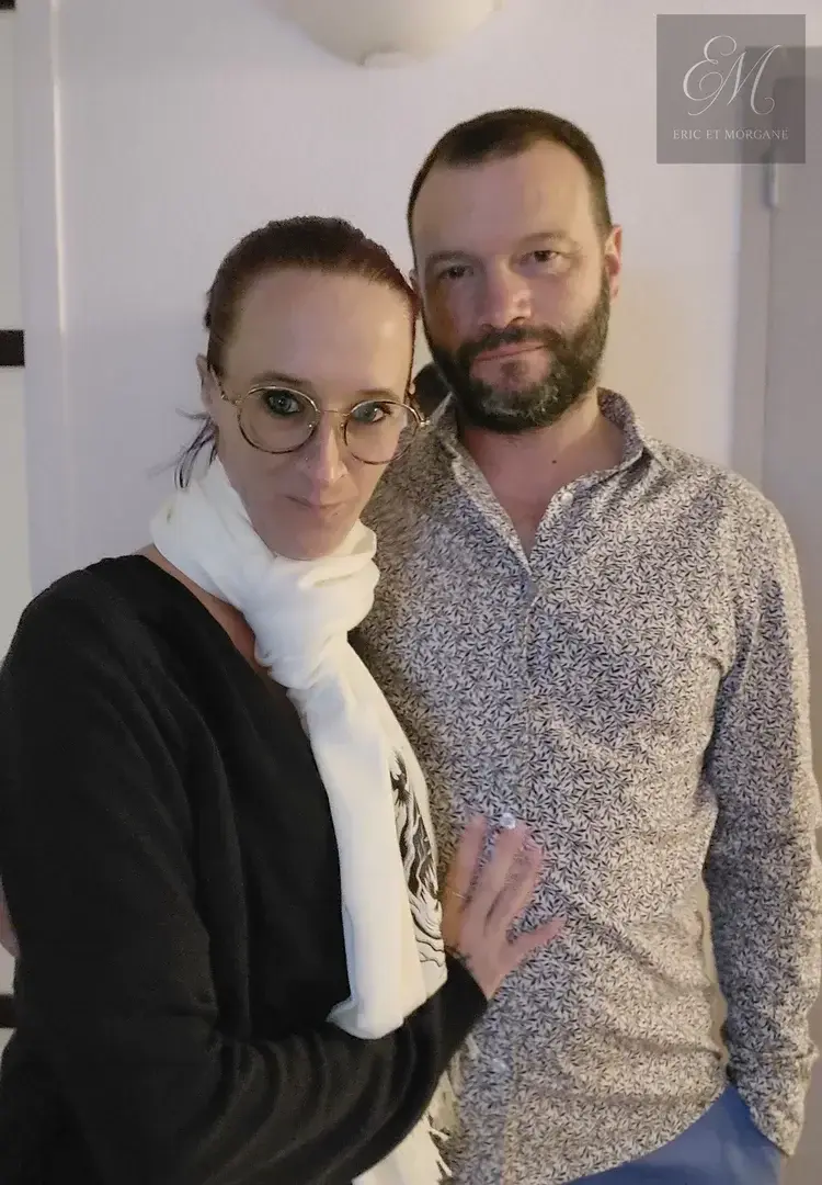 Coucou,Je te présente Eric.Dans la prochaine vidéo, il est mon partenaire coquin.Taquin et super amant.Une sextape en 3 parties. Une par semaine. 3 Fois plus de plaisirsJe te fais un bisous sur ta baguette