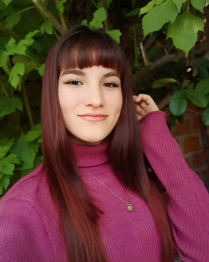 salut moi c'est Emilie, tu me trouves comment ?