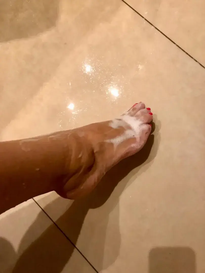 Leak & nude 6 — Lespiedsdetavoisine